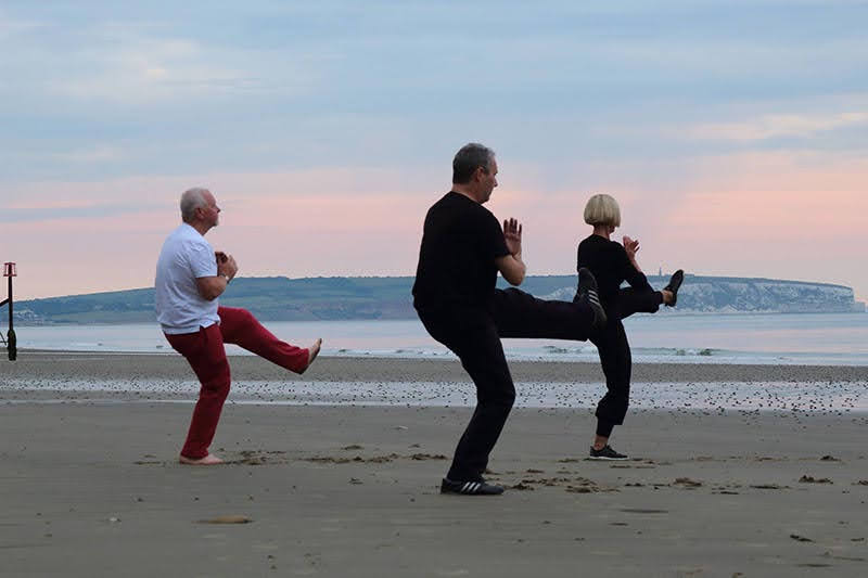 Nam Yang Isle of Wight Class practicing the Shuang Yang